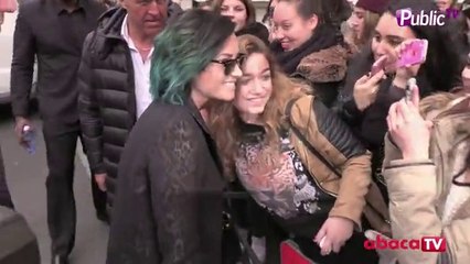 Exclu Vidéo : Une cohue de fans pour l'arrivée de Demi Lovato à Paris !