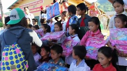 DISTRIBUTION CARTABLES ET DISCOURS