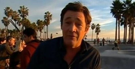 Talihsiz Spikerin Başına Kaykay Çarptı