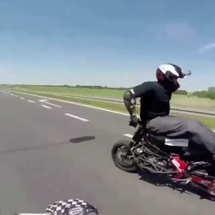 Motorbisikletçi dediğin böle olmalı