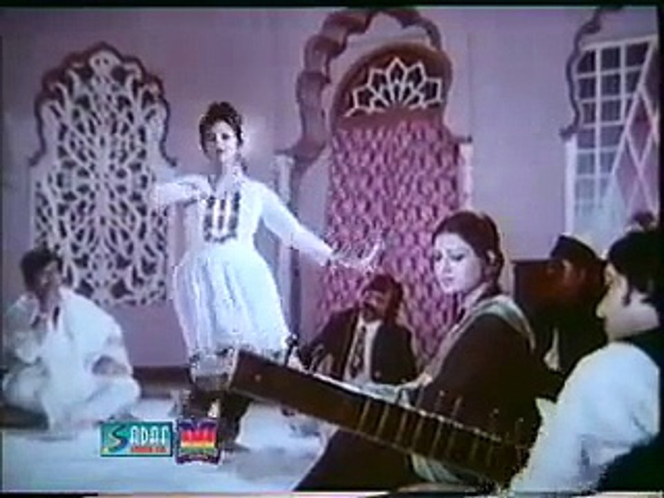 MEHNAZ - ISS DUNIYA MEIN - PAKEEZA