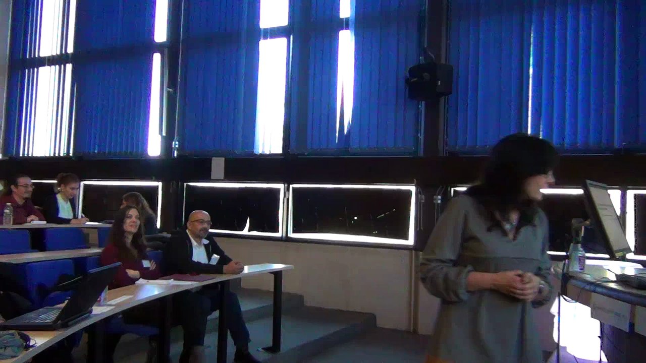 2 - The Role of Signaling Identity in the Adoption of Personal Technologies par Isabella Soscia - WUD2014 Use-Age