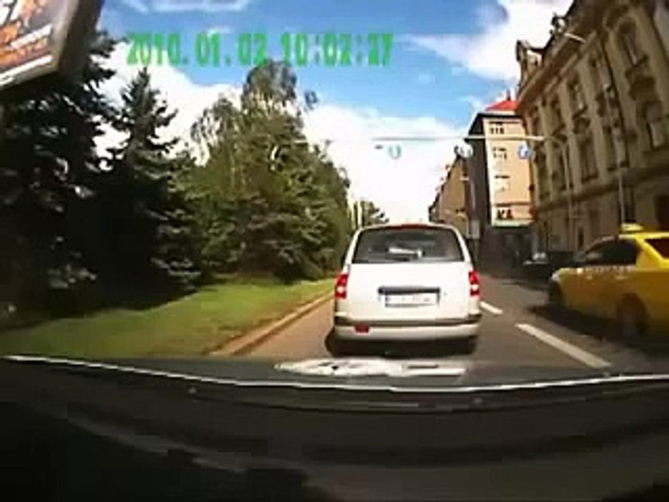 chase police car vs motorcycle  course poursuite voiture de police vs moto  Raya TV