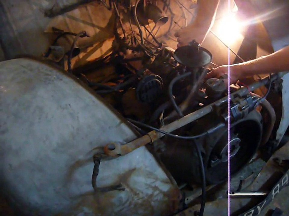 Démarrage d'une Citroen 2CV type A de 1951