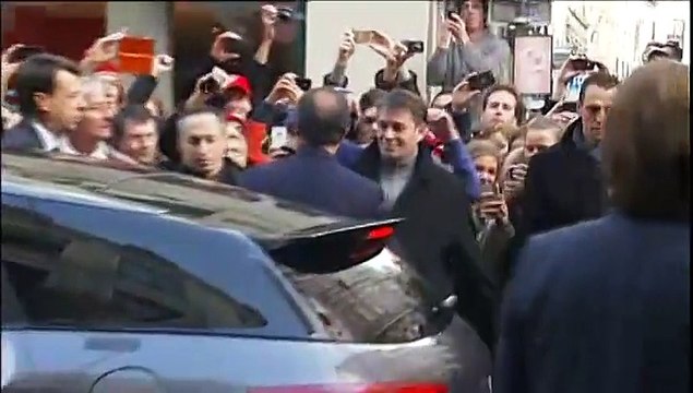 L'amour toujours l'amour... François Hollande se fait siffler à son arrivée à Lille [22.11.2014]