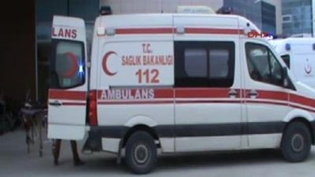 İnegöl Mandalina Yüklü Tır, Park Halindeki Tır'a Çarptı: 6 Yaralı