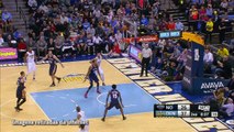 Torcedora do Denver ganha beijinho de Javale McGee
