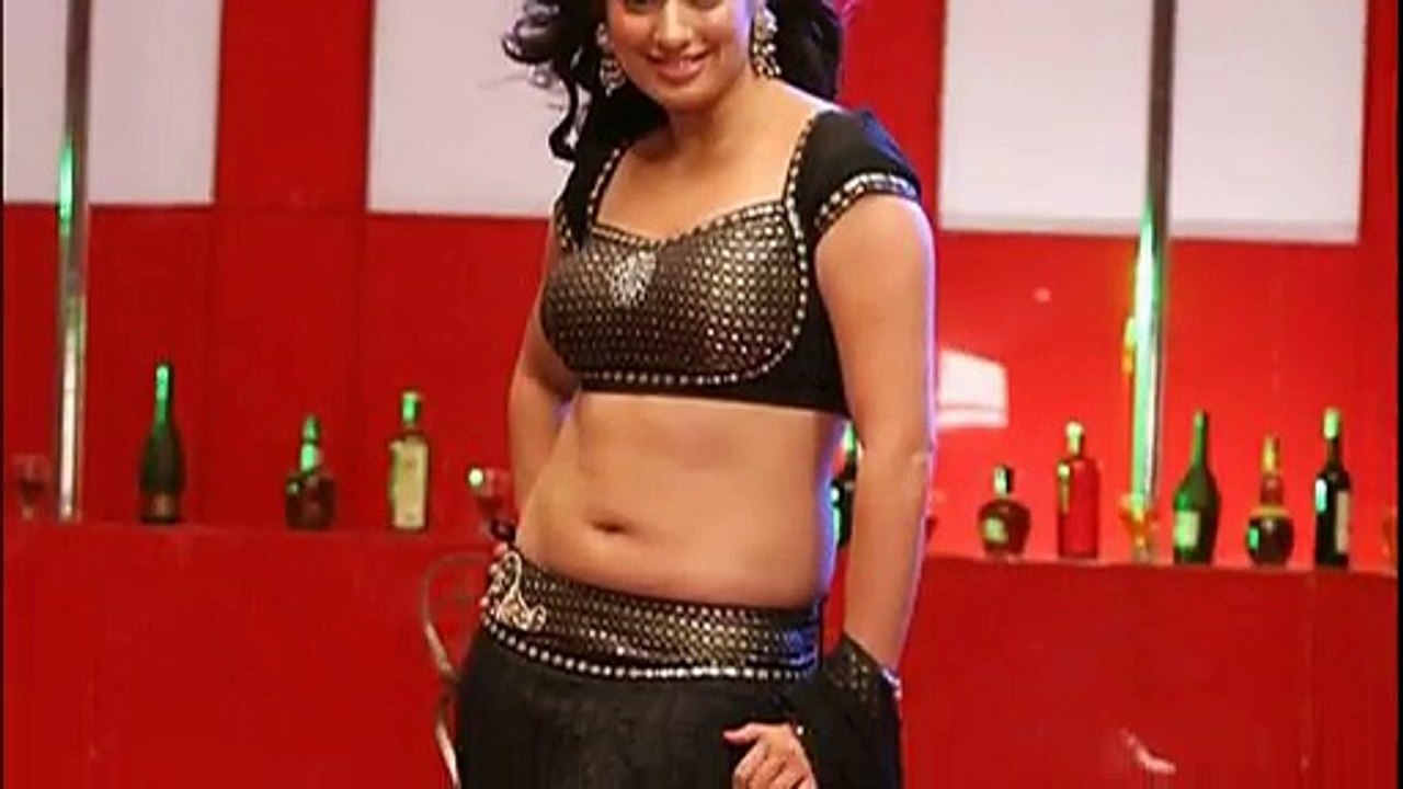 Lakshmi rai hot navel show