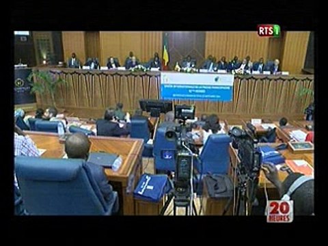 Macky Sall rend visite à Abdou Diouf au siège de la Francophonie