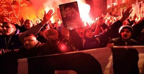 Sırplar, Ölen Taraftar İçin Büyükelçilikte Eylem Yaptı