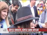 Hülya Avşar Kobani'den kaçanları ziyaret etti Kürtçe Şarkı söyledi