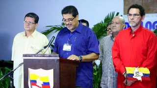 2014,  Noviembre  18,  FARC-EP confirman que el General Alzate Mora está en su poder. Y responde preguntas Pablo.