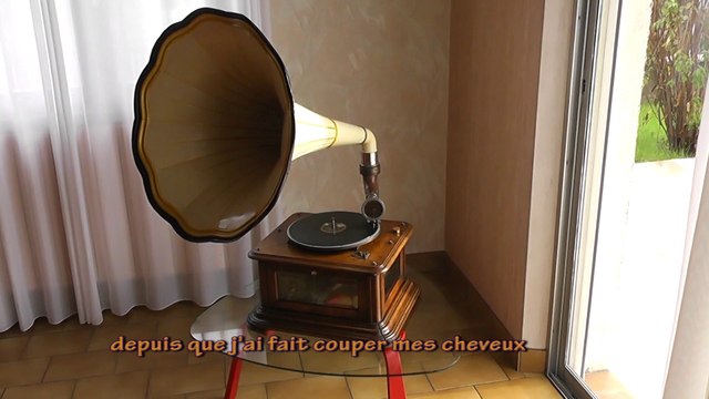 Gramophone Maestrophone  à moteur Stirling (air chaud) fabriqué par E. Paillard & Cie à Sainte-Croix (Suisse) entre 1910 et 1914