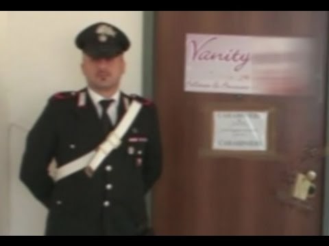 Maddaloni (CE) - Casa di prostituzione in centro estetico, 3 denunce (22.11.14)