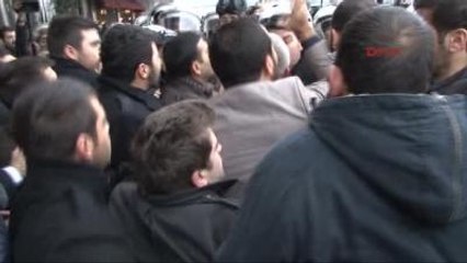 Taksim'de Polis Müdahalesi