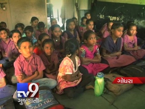'TWO' rented school rooms crammed with 'TWO-HUNDRED' pupils, Godhra - Tv9 Gujarat