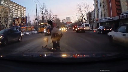 Voici une compilation d’actes de bravoure ! La preuve que les héros sont ceux du quotidien !