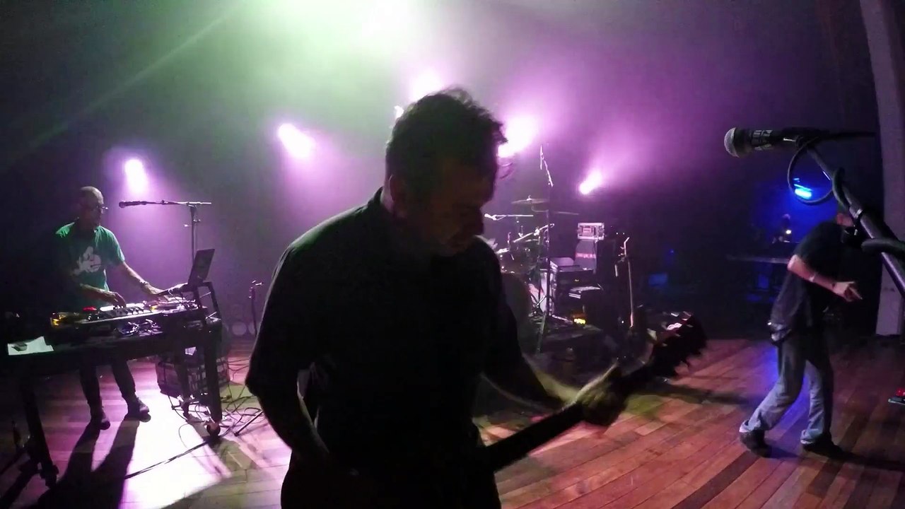 One minute on stage with Varou Jan