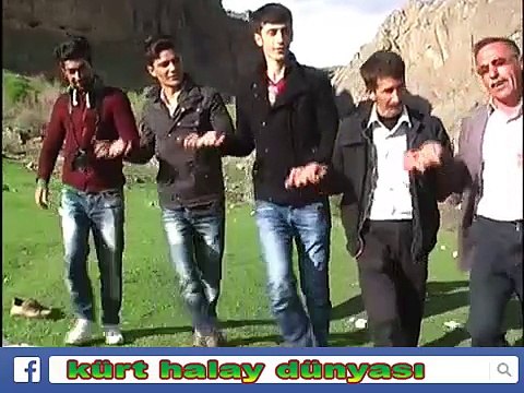 ASKER VE KÜRT HALKI BİR ARADA HALAY ÇEKİYORLAR MÜKEMMEL TABLO