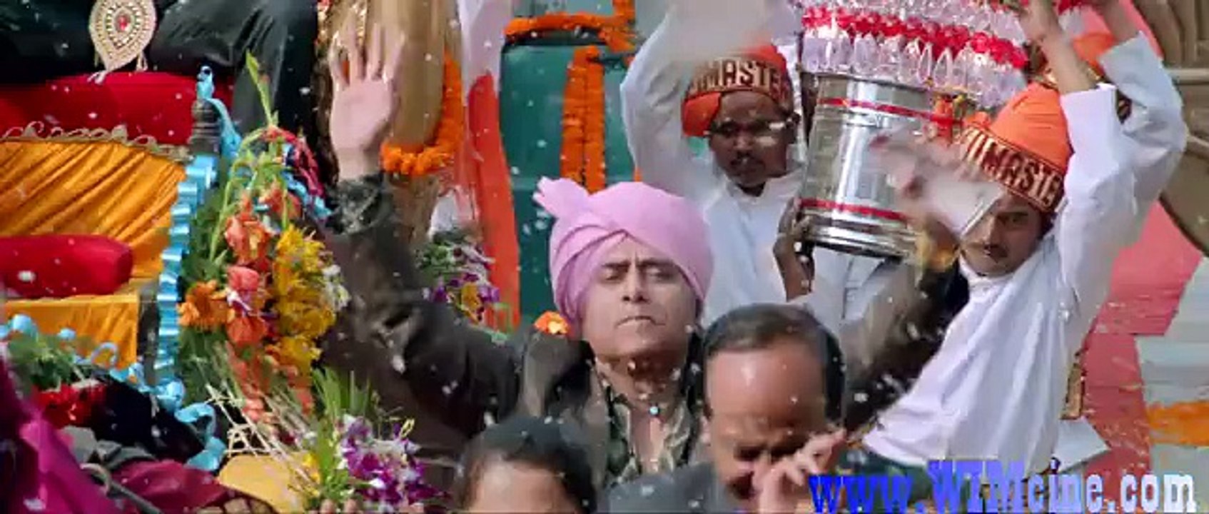 Bajatey Raho (2013)_clip4