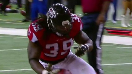 Steven Jackson runs in a 1-yard touchdown