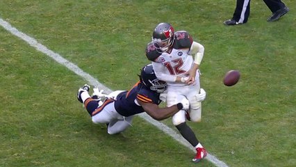 McCown fumbles, Bears recover
