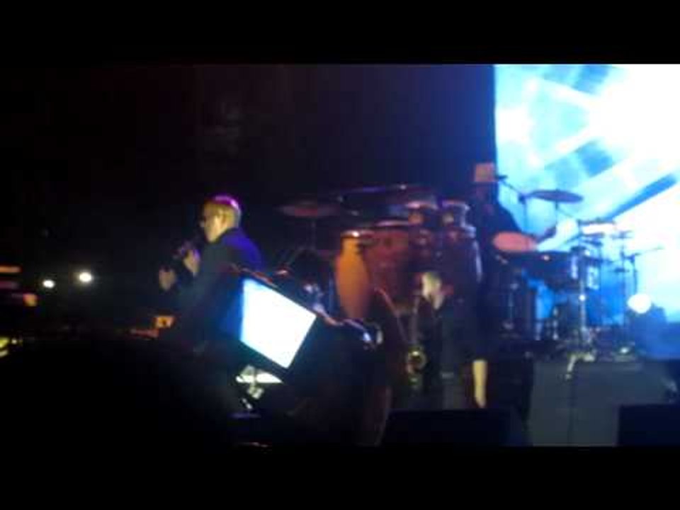 Pitbull canta "Oh If I Catch You" (Ai Se Eu Te Pego) no Ceará Music 2012