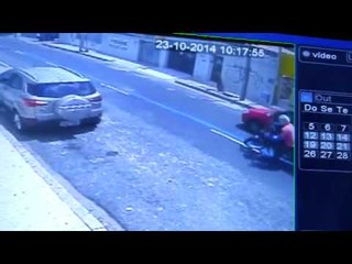 Motoqueira denuncia agressão de PM no trânsito