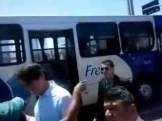 Cid Gomes vira "agente de trânsito" em acidente na BR-116