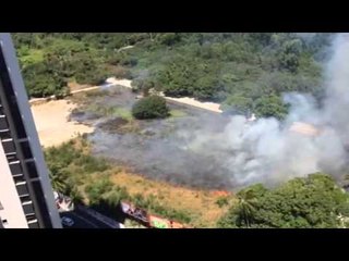 Fogo atinge terreno próximo ao Parque do Cocó
