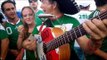 Torcedores do México cantam várias músicas na chegada ao Castelão