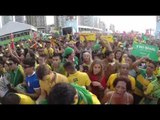 Brasileiros fazem a festa durante jogo Brasil X México na Fan Fest em Fortaleza
