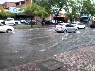 Avenida José Bastos alagada