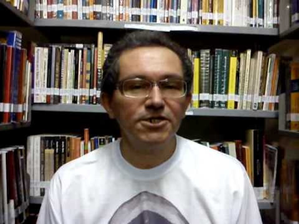 Vasco Arruda convida leitores do O POVO para lerem seu artigo