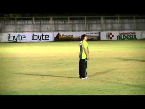 Logo no primeiro treino, Estevam Soares confirma fama de técnico durão