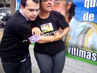 Após adiamento de julgamento, familiares de Leonardo e Marcelo ficam inconformados