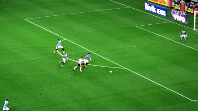 Guerrero quase faz golaço de cinema na Arena Corinthians