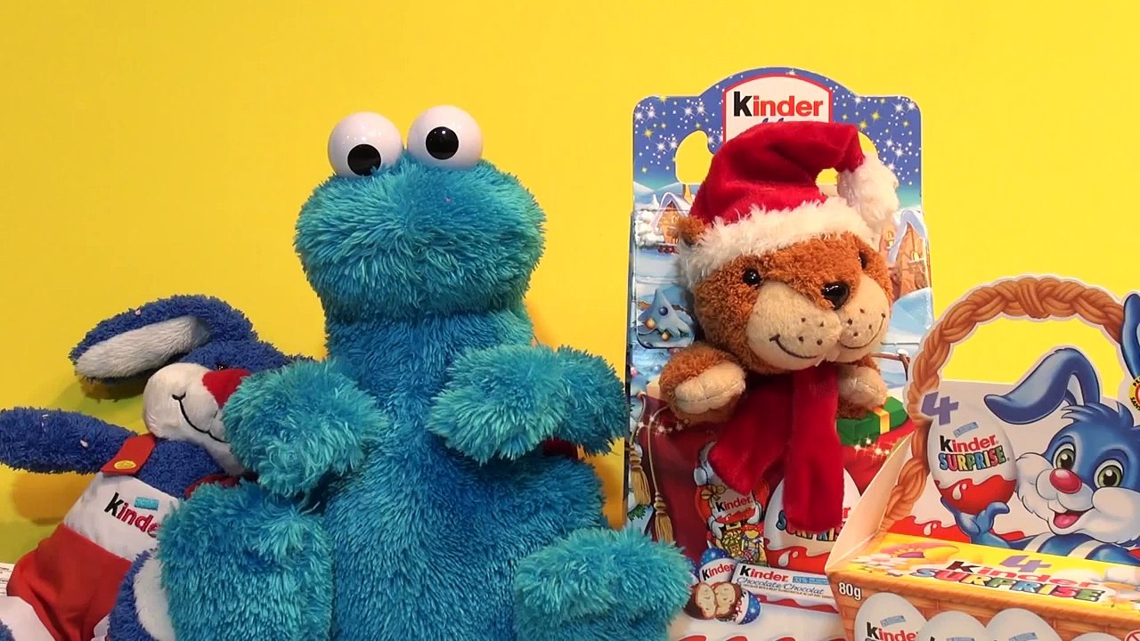 Cookie Monster Count n' Crunch opens Kinder Eggs Surprise Egg, Unboxing Christmas Plush Toy