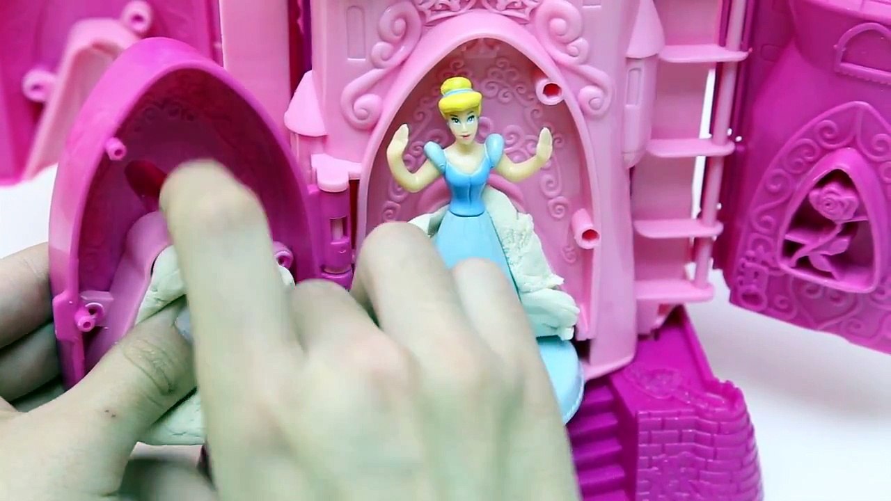 Play Doh Prettiest Princess Castle Playset NEW Disney Belle Cinderella Aurora Playdough Design Dress
