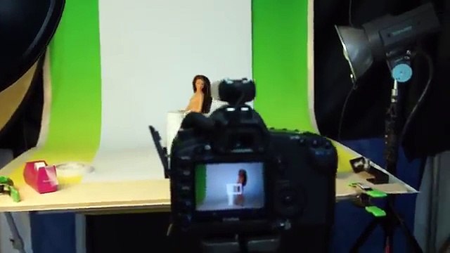 Il existe enfin une poupée Barbie normale, cellulite et boutons d'acné compris !