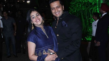 Download Video: Pregnant Genelia D'Souza & Riteish Deshmukh @ Salman Khan's Sister Arpita's Reception