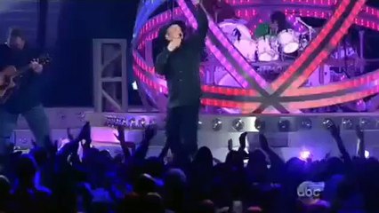 American Music Awards 2014 | Garth Brooks Performance "People Loving People"