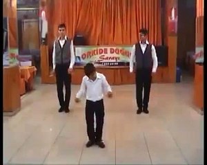 En İyi Kaşık Havası oynayanlar  ) ortadakine Dikkat !!!