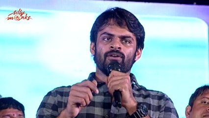 Sai Dharam Tej About Mega Family -  Pilla Nuvvu Leni Jeevitam Success Meet @ Vizag