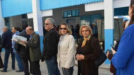 Tunisians vote in landmark presidential poll