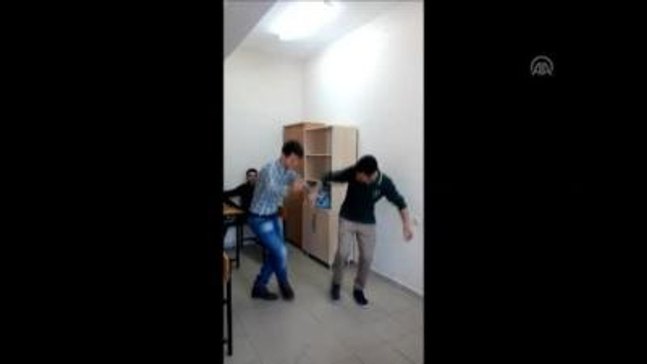 Öğretmenleri İçin "Muallim" Şarkısına Klip Çektiler