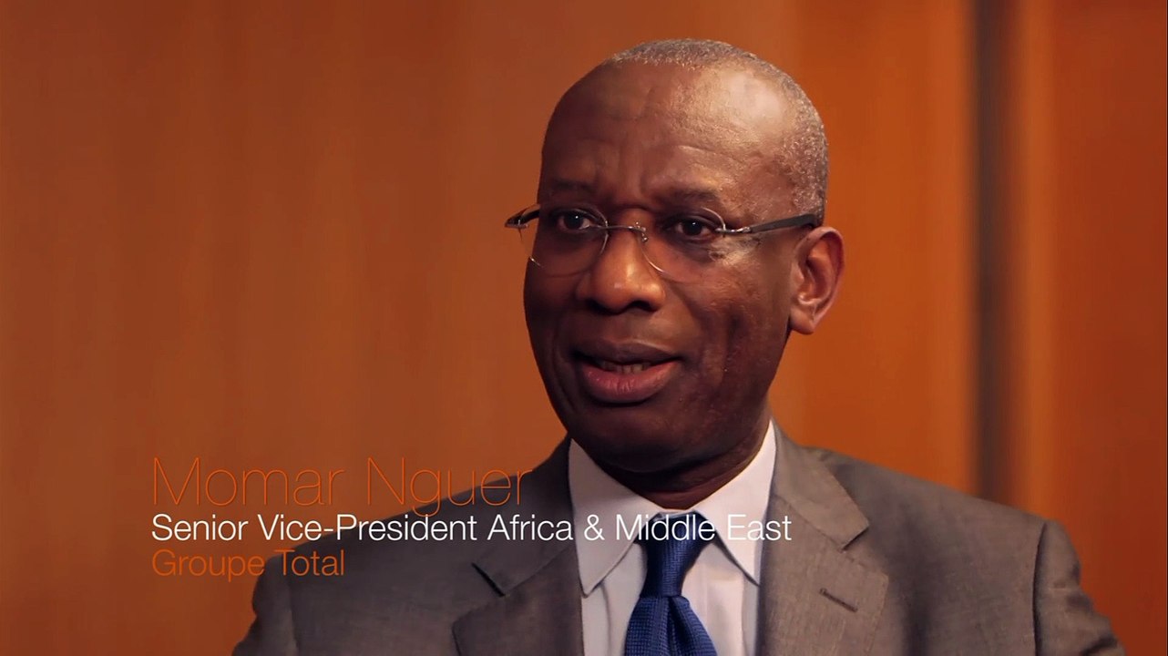 [FR] Momar Nguer expérimente la visioconférence d'Orange Business Services ? 3/4