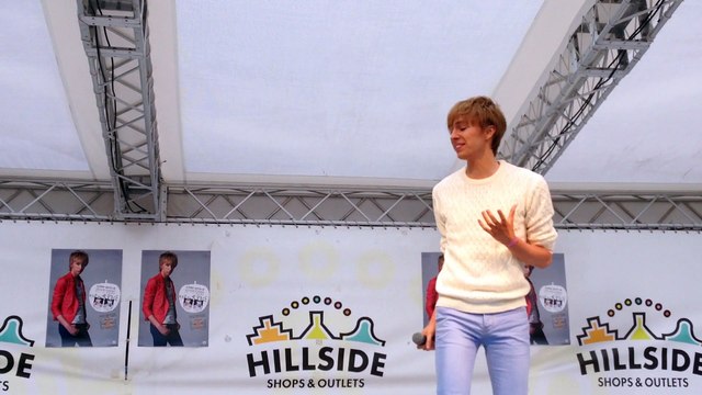 Nicholas Edwards 「Te Extrañaré」 「You're My World」 at HILLSIDE SHOPS & OUTLETS 1/5