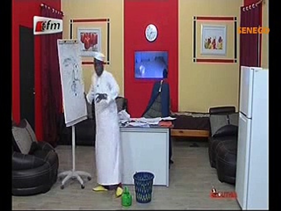 Vidéo - Kouthia explique comment faire le "laabou" après la selle lol ! Vous allez mourir de rire. Regardez