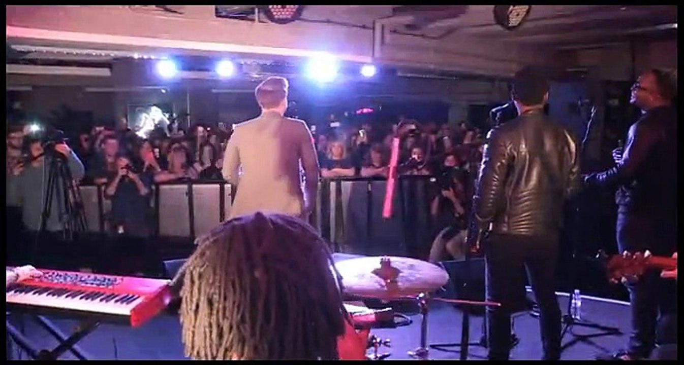 Olly Performing Live at HMV Oxford Street 24th Nov 2014